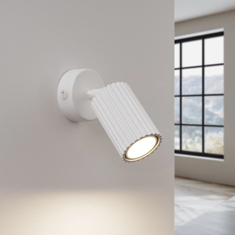 Aplique KARBON blanco con interruptor