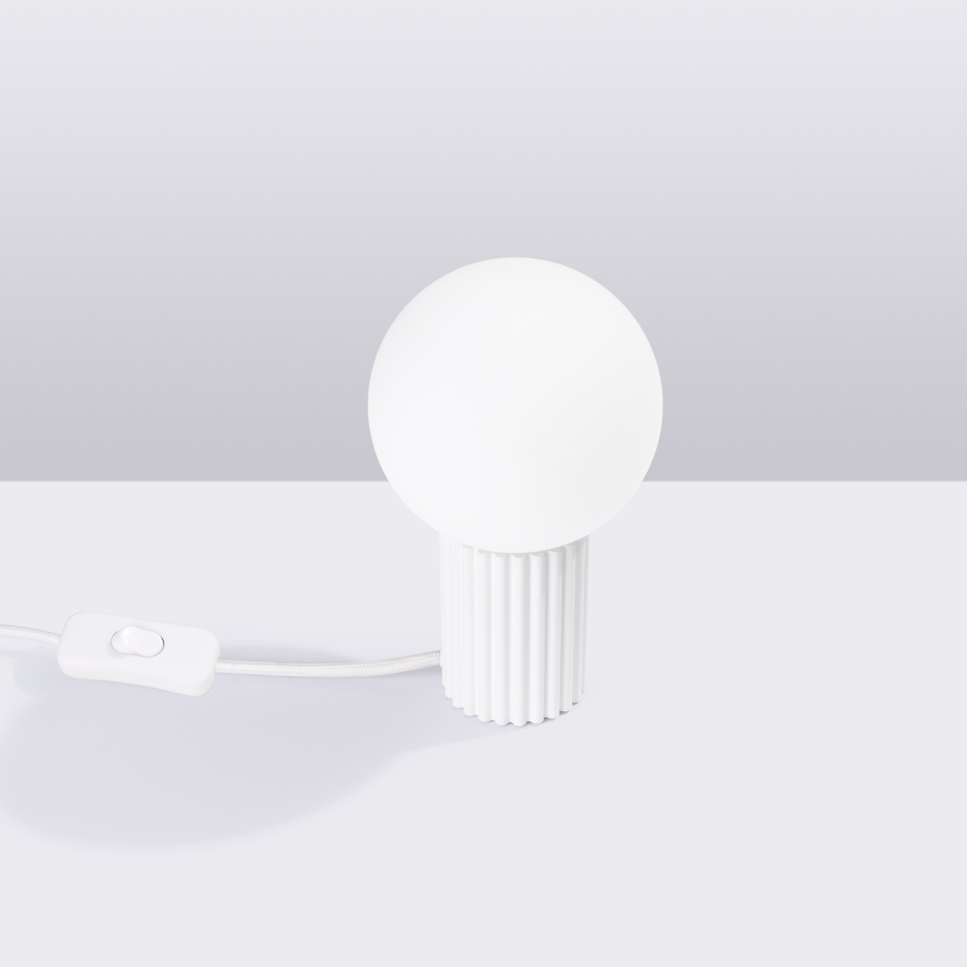 Lámpara de mesa HALO blanca