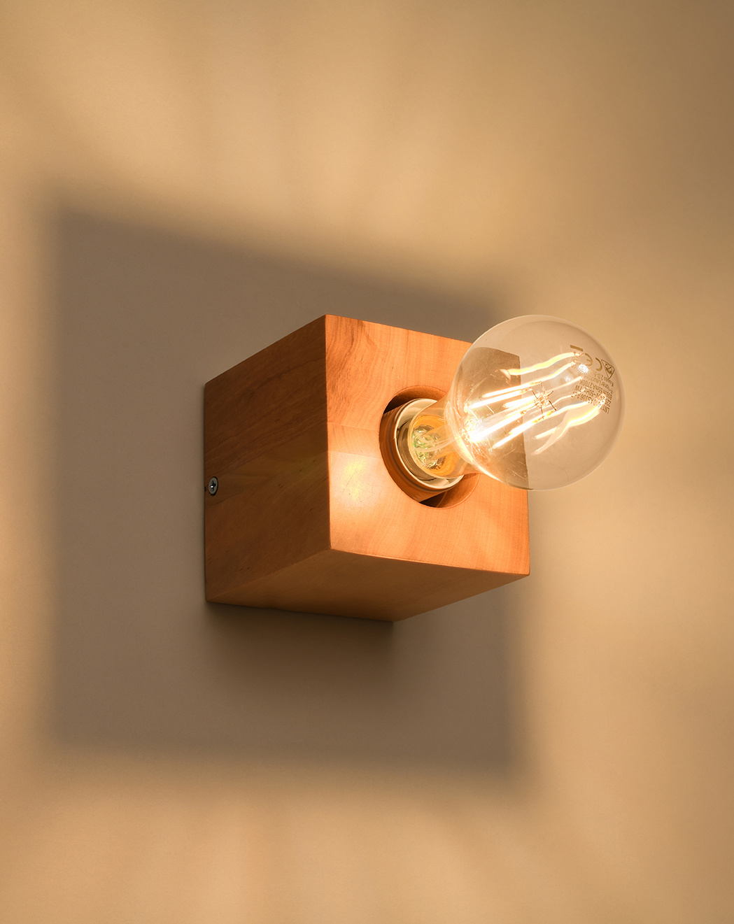 Aplique ARIZ madera natural + 1x bombilla LED E27 3000K Cálida 7.5W 620lm