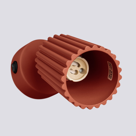 Aplique KARBON rojo ocre con interruptor