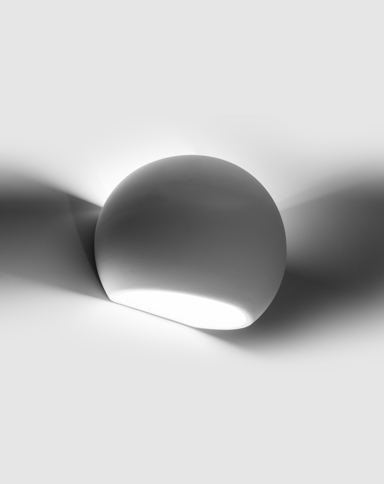 Aplique de cerámica GLOBE blanco + 1x bombilla LED E27 4000K Fría 7,5W 650lm